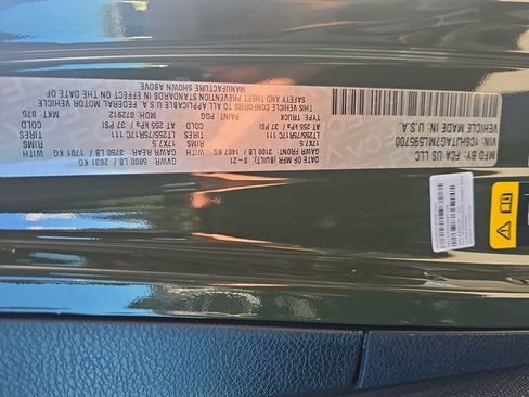 Used 2021 Jeep Gladiator Sport image 35