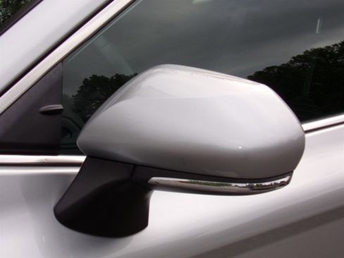 Used 2022 Toyota Camry SE FWD image 11