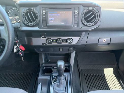 Used 2019 Toyota Tacoma SR w/ SR Convenience Package image 11