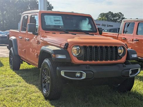 New 2025 Jeep Gladiator Sport image 2