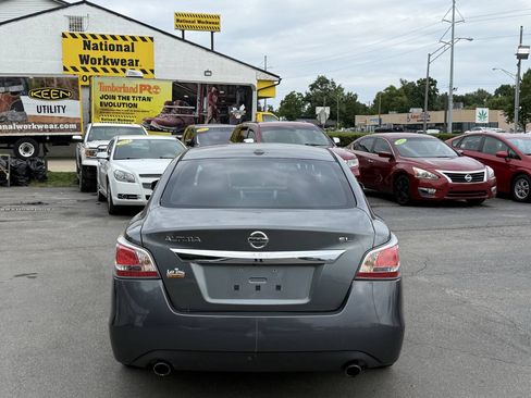 Used 2015 Nissan Altima 2.5 SL w/ Technology Package FWD image 4