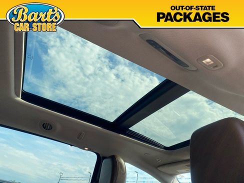 Used 2018 Chrysler Pacifica Limited w/ Advanced Safetytec Group FWD image 11