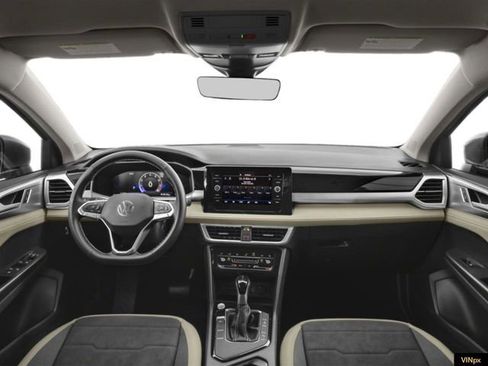 New 2026 Volkswagen Taos SE AWD/4WD image 5