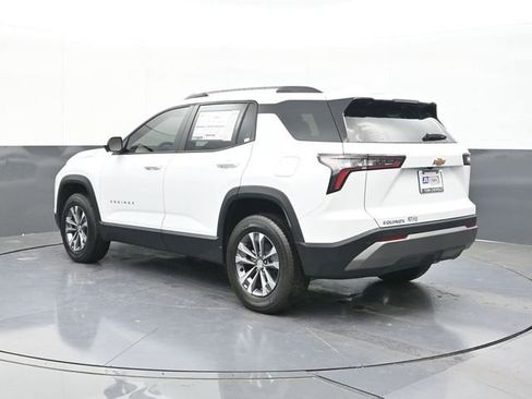 New 2026 Chevrolet Equinox LT w/ Convenience Package II FWD image 9