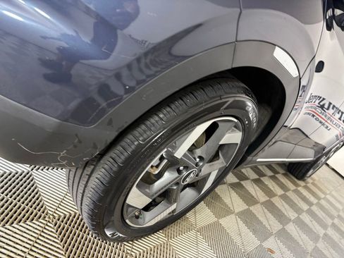 Used 2022 Hyundai Venue Limited image 29