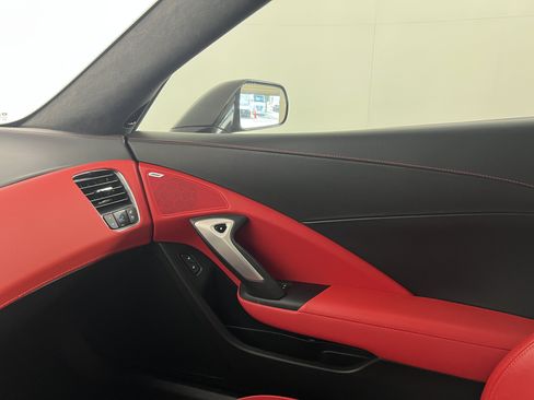 Used 2019 Chevrolet Corvette Z06 RWD image 12