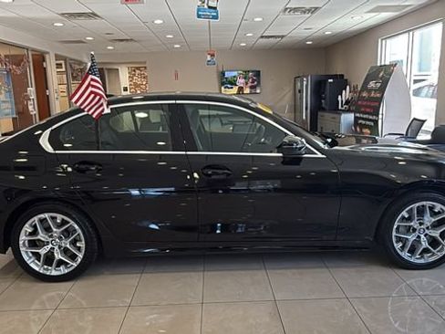 Used 2025 BMW 330i Sedan RWD image 9