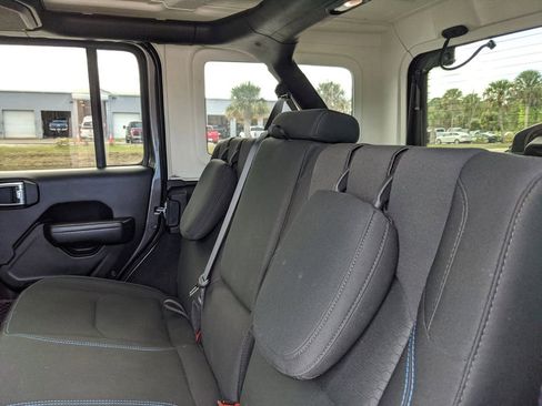 Used 2022 Jeep Wrangler Unlimited Rubicon 4xe w/ Steel Bumper Group image 19