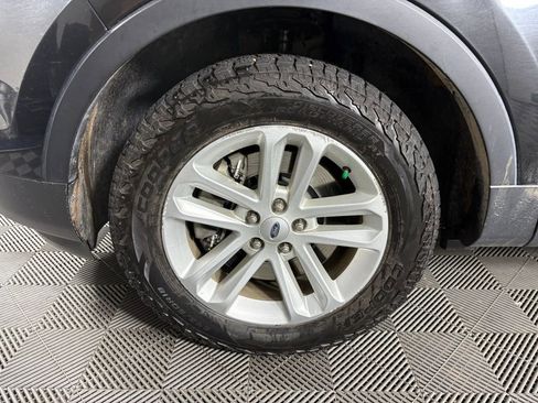 Used 2015 Ford Explorer XLT w/ Equipment Group 202A image 10