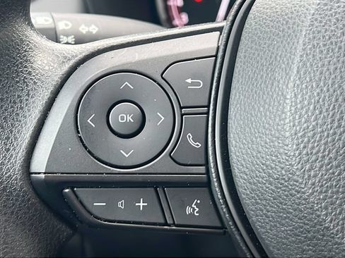 Used 2023 Toyota RAV4 XLE FWD image 20
