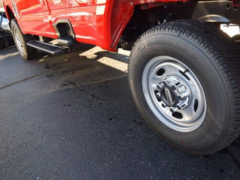 New 2026 Ford F350 XL w/ XL Chrome Package image 4