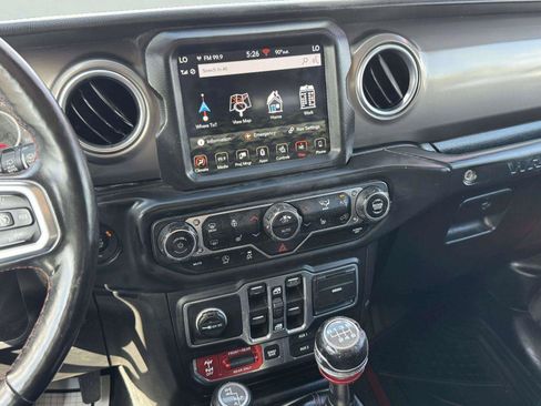 Used 2018 Jeep Wrangler Unlimited Rubicon AWD/4WD image 34