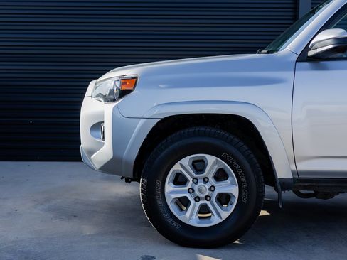 Used 2018 Toyota 4Runner SR5 image 11