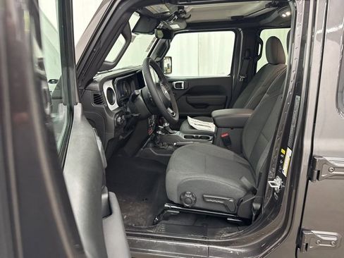 Used 2025 Jeep Gladiator Willys image 5