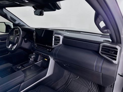 Used 2024 Toyota Sequoia Platinum image 31