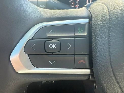 Used 2026 Jeep Compass Latitude AWD/4WD image 11