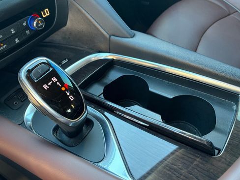 Used 2021 Buick Enclave Avenir w/ Avenir Technology Package FWD image 32