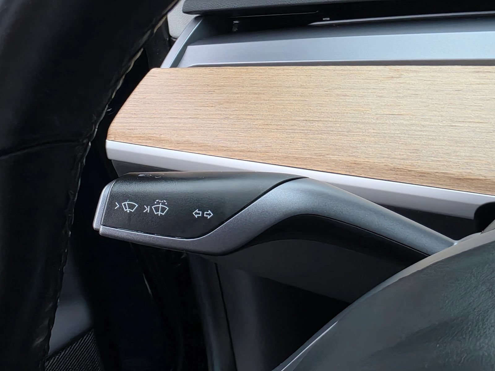 Used 2018 Tesla Model 3 Long Range RWD image 17