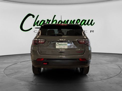 Used 2022 Jeep Compass Trailhawk AWD/4WD image 4
