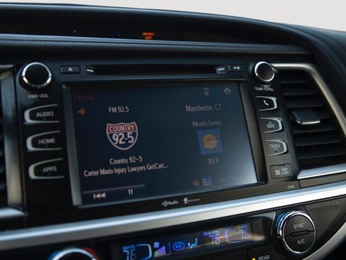 Used 2015 Toyota Highlander XLE image 8