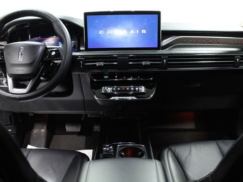 Used 2024 Lincoln Corsair Grand Touring image 18