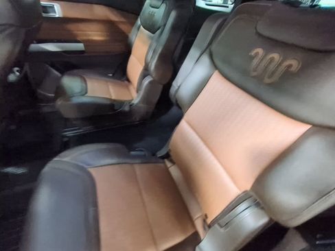 Used 2022 Ford Explorer King Ranch w/ Premium Technology Package image 20