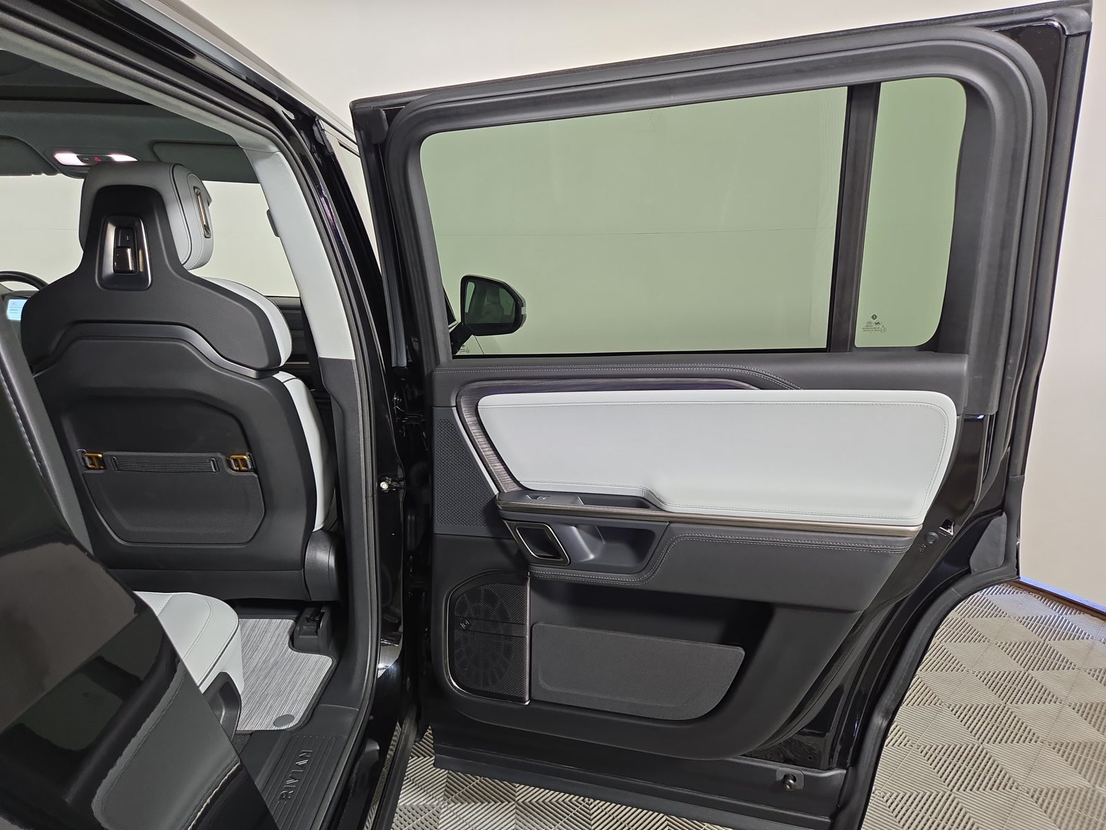 Used 2023 Rivian R1S Adventure Quad AWD/4WD image 19