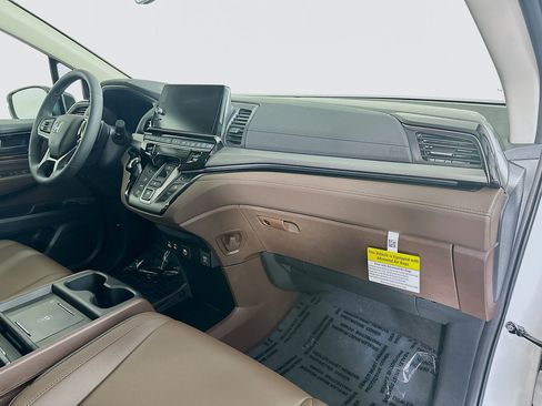 New 2026 Honda Odyssey Touring image 31