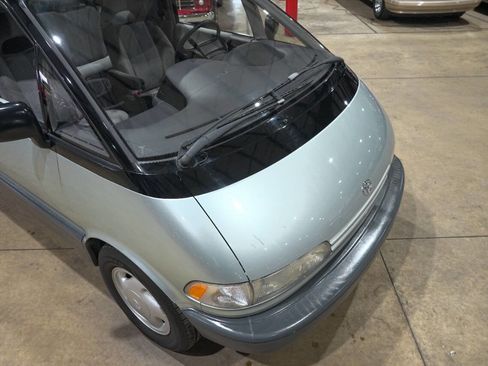 Used 1992 Toyota Previa LE image 18