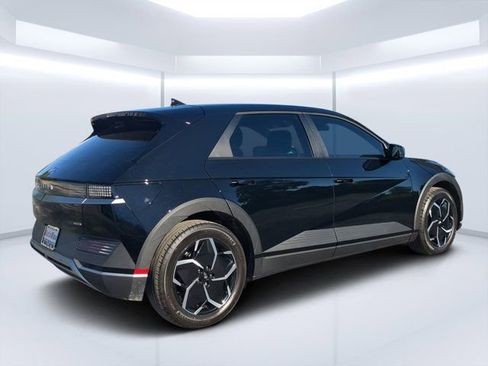 Used 2024 Hyundai Ioniq 5 SEL image 3