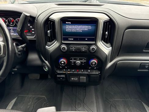 Used 2019 Chevrolet Silverado 1500 LT w/ All-Star Edition image 17