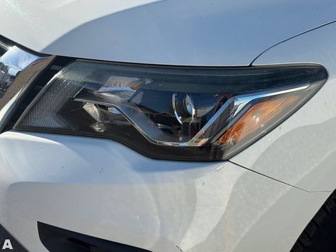 Used 2017 Nissan Pathfinder S AWD/4WD image 8