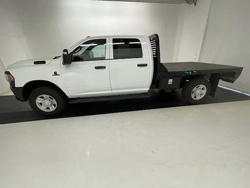 Used 2024 RAM 2500 Tradesman w/ Snow Chief Group AWD/4WD image 2
