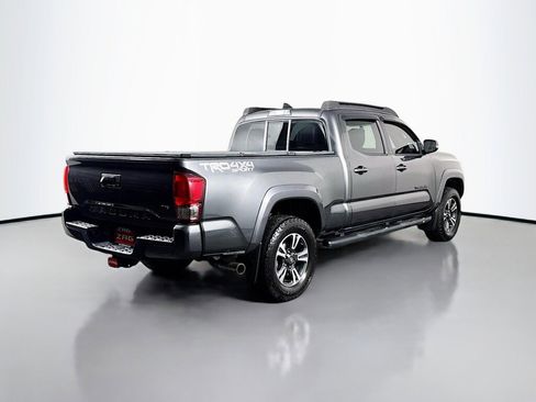 Used 2016 Toyota Tacoma TRD Sport w/ Premium & Technology Package image 5