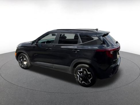 Used 2025 Kia Seltos S image 12
