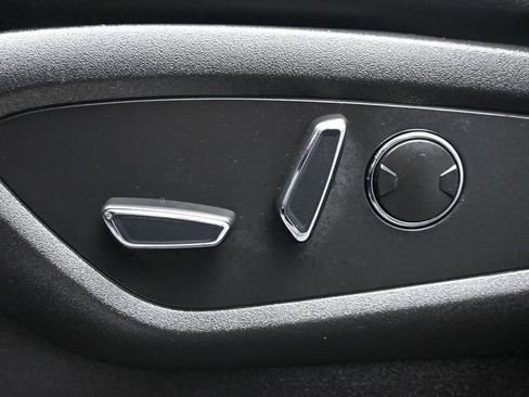 Used 2023 Lincoln Nautilus Reserve FWD image 12