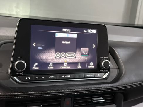 Used 2024 Nissan Rogue SV w/ SV Premium Package AWD/4WD image 15