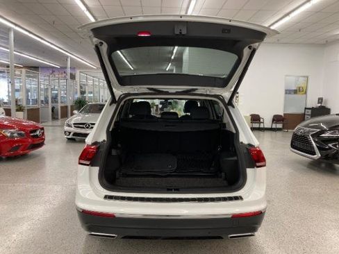 Used 2019 Volkswagen Tiguan SEL FWD image 39