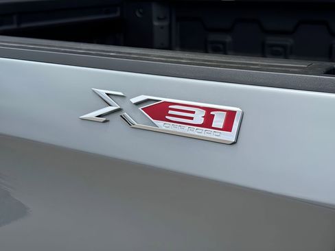 New 2026 GMC Sierra 1500 SLT AWD/4WD image 7
