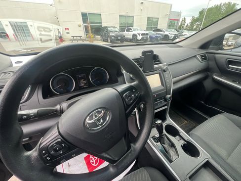 Used 2017 Toyota Camry LE FWD image 7