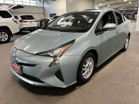 Used 2017 Toyota Prius Four w/ Advanced Technology Package FWD image 7
