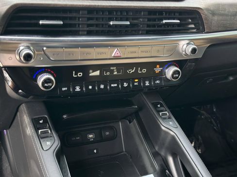 Used 2022 Kia Telluride SX w/ Towing Package FWD image 19