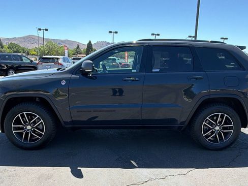 Used 2018 Jeep Grand Cherokee Trailhawk w/ Trailhawk Luxury Group AWD/4WD image 6