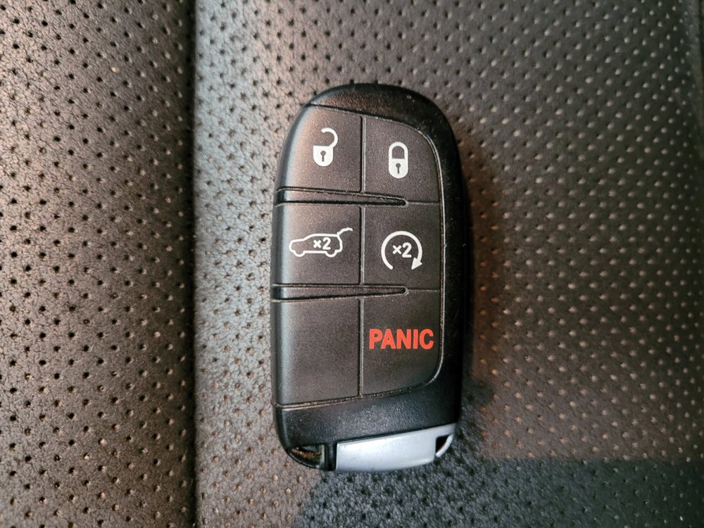Used 2019 Jeep Grand Cherokee Altitude AWD/4WD image 32