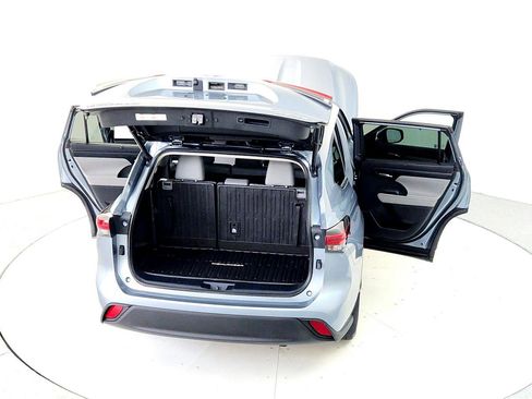 Certified 2020 Toyota Highlander XLE image 23