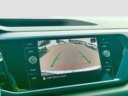 Used 2023 Volkswagen Taos SE image 16