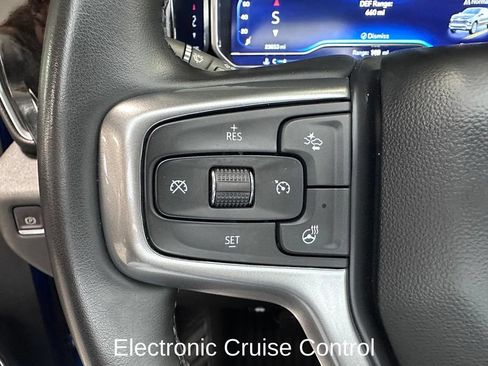 Used 2023 Chevrolet Silverado 1500 LT AWD/4WD image 16