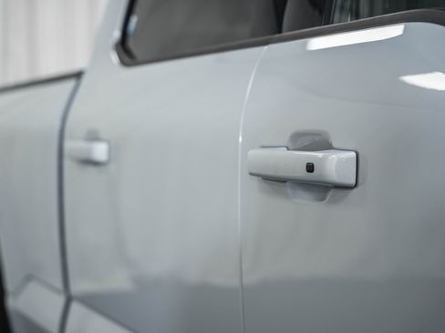 Used 2022 Ford F150 Lariat w/ Equipment Group 502A High image 19