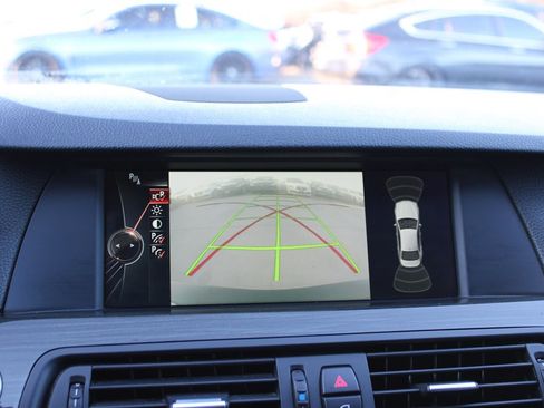 Used 2013 BMW 550i Sedan image 23