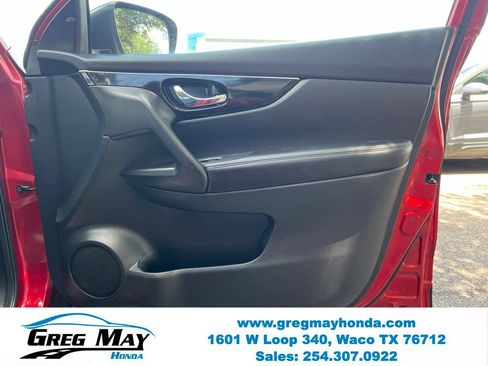 Used 2018 Nissan Rogue Sport SL w/ SL Premium Package FWD image 12
